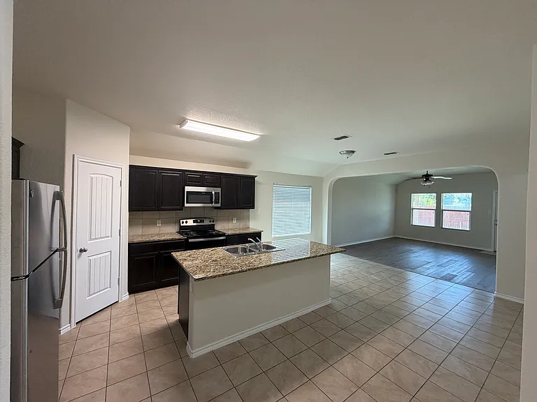 1101 Northampton St — Photo 6