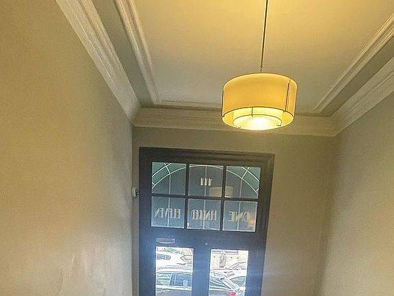 3rd image of 111 W 94th St APT 6E