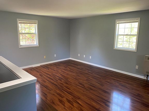 3rd image of 5772 McKinley Pkwy