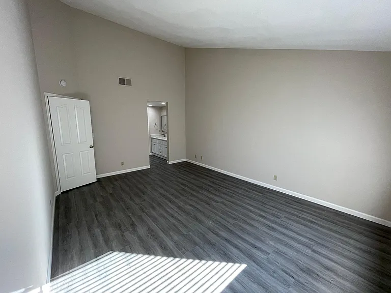 165 Doe Ct — Photo 15