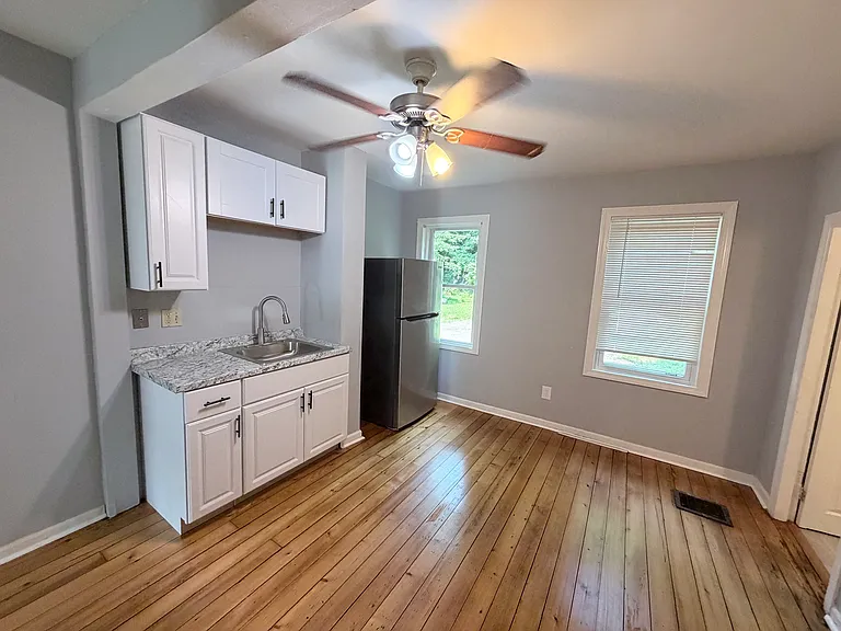 47 Ward St — Photo 2