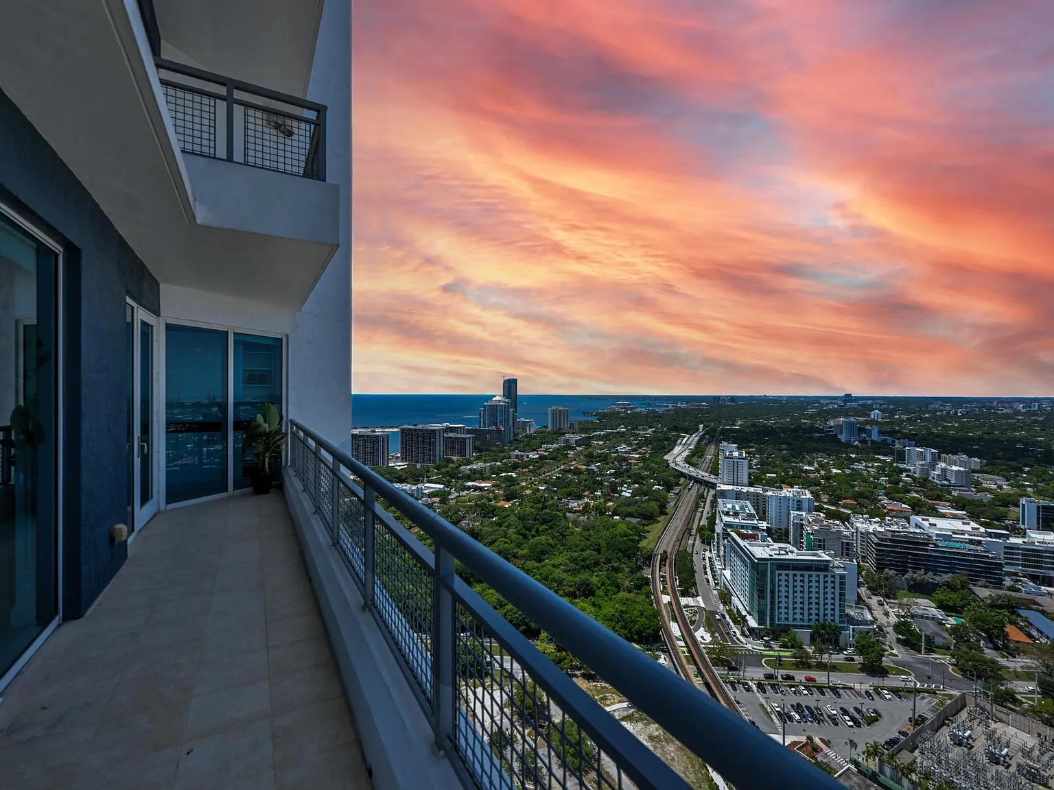 2 bed, 2.5 bath, 1270 sqft, $5,000 — Photo 2