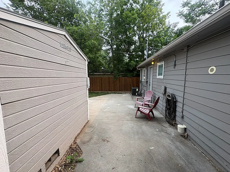 1664 S Elizabeth St — Photo 29