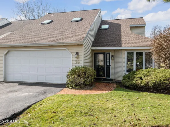 38 Carrie Court, Niskayuna, NY 12309