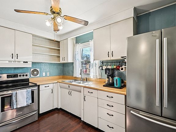 3rd image of 5 Crestwood Ave