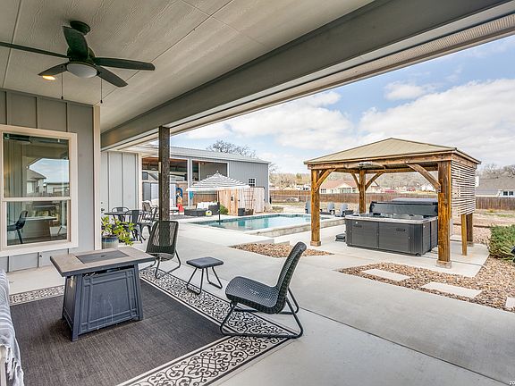 5th image of 220 Cibolo Ridge