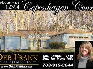 12394 Copenhagen Ct, Reston, VA 20191