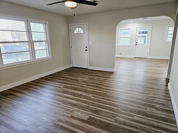 5th image of 905 W Illinois Ave