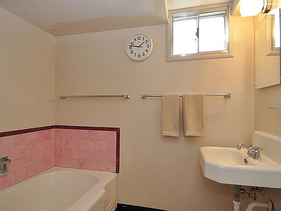 5th image of 1041 E Elgin Ave