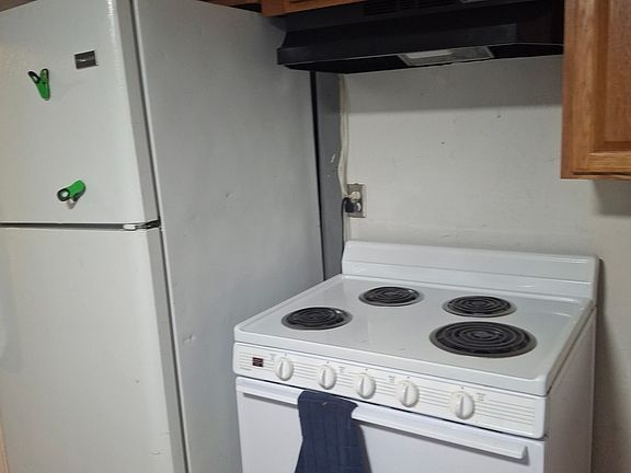5th image of 94 Woodhaven St