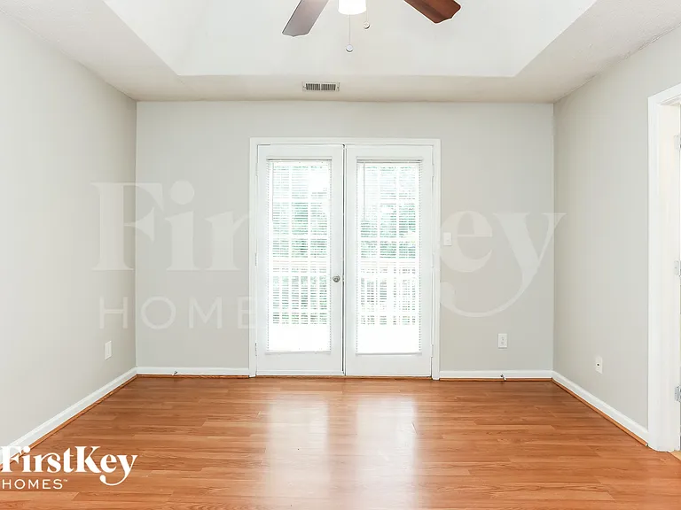 721 Peteywood Dr — Photo 8