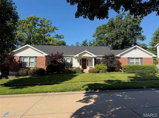 14238 Kinderhook Dr, Chesterfield, MO 63017