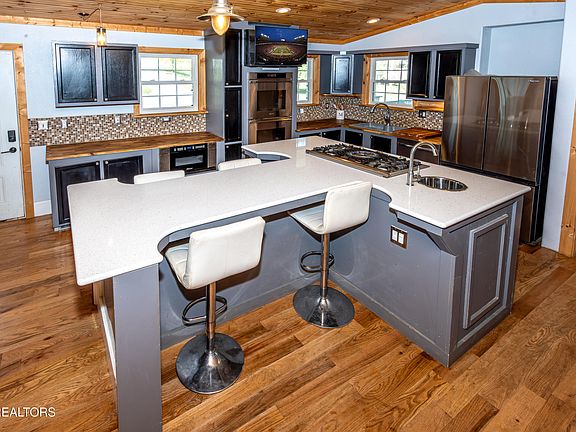 5th image of 720 Oliver Rd