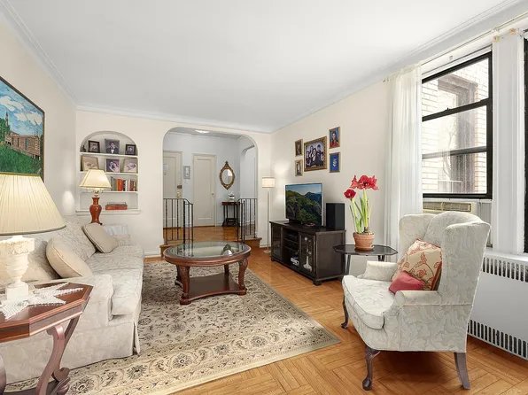 225 W 25th St APT 3G, New York, NY 10001