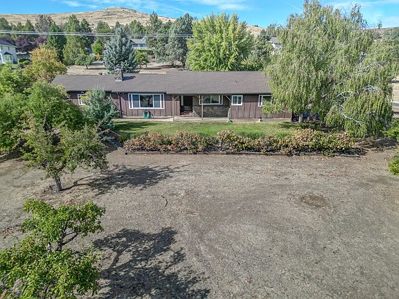 5th image of 804 Helweg Ct