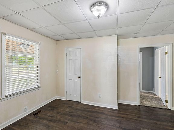 5th image of 548 Gadd Rd