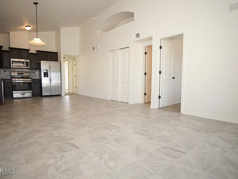 14380 Tobe Davis — Photo 5