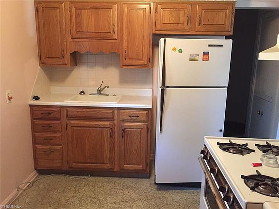 4th image of 817 Marmion Ave