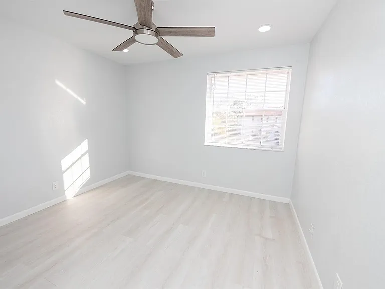 8939 NW 23rd St — Photo 25