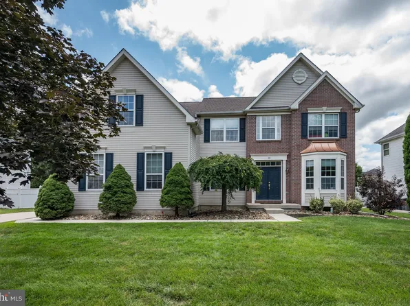 24 Lenox Dr, Hainesport, NJ 08036