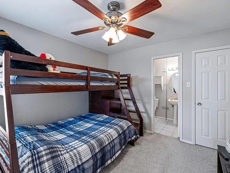 6011 Barrington Ct — Photo 16