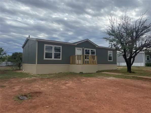 132 Apache Rd, Tye, TX 79563
