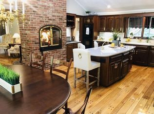 8 Mohawk Ln, Lynnfield, MA 01940