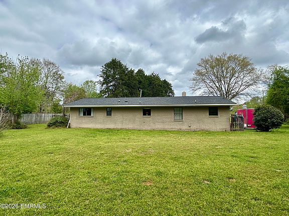 3rd image of 1708 Skyline Rd