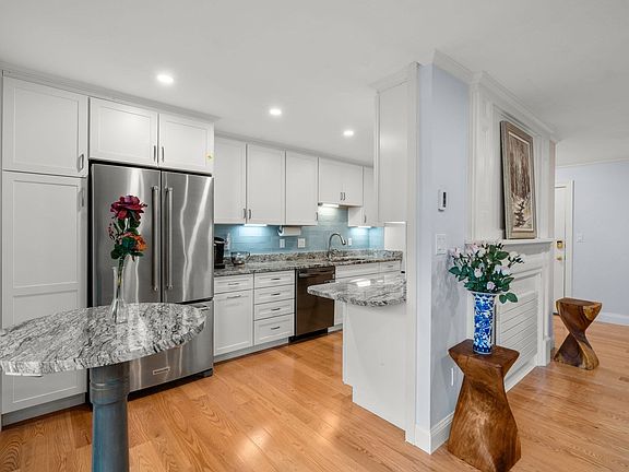 4th image of 1210 Greendale Ave APT 311