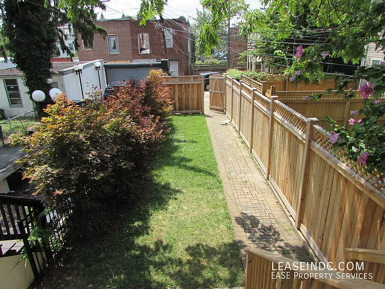 128 Adams St NW — Photo 18