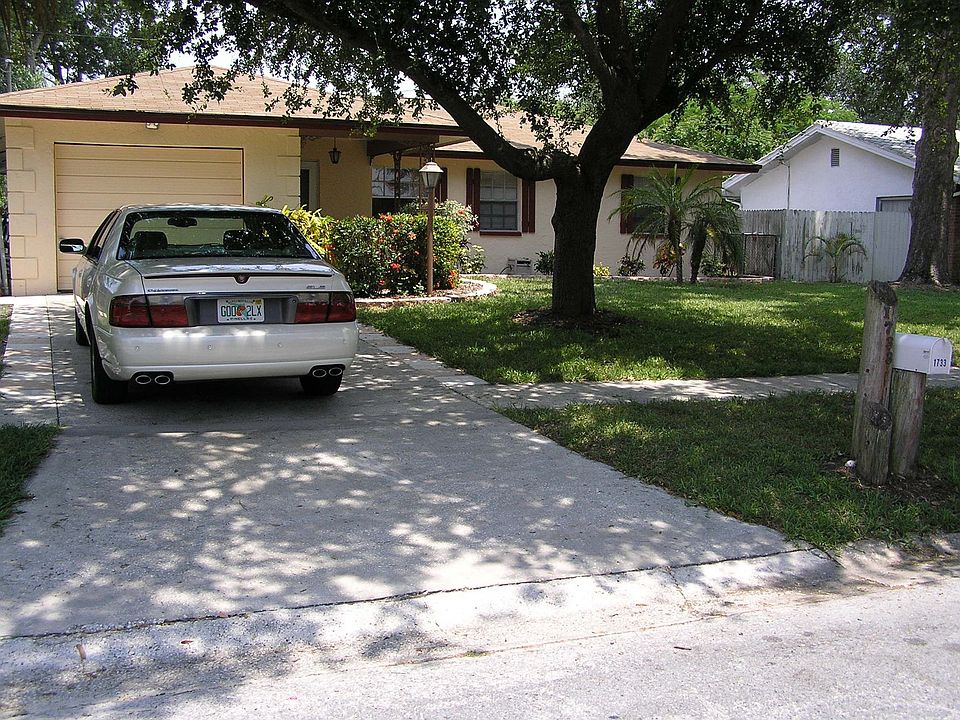 2nd image of 1733 W Manor Ave