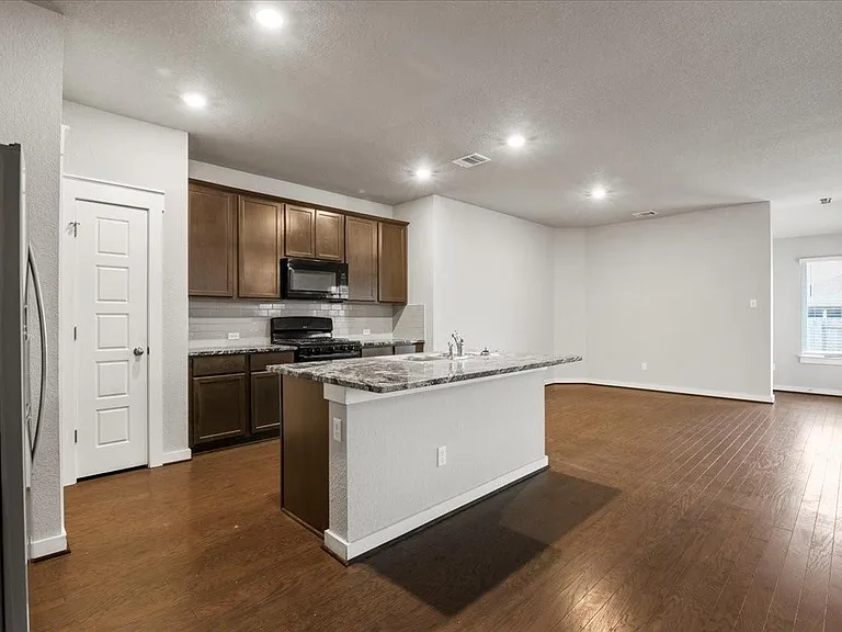 11817 Emerald Springs Ln — Photo 8