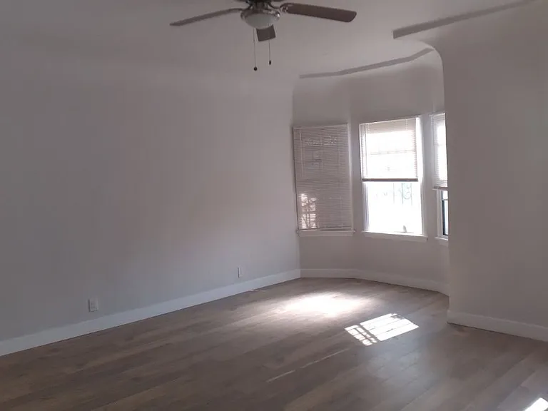 2646 Vineyard Ave #2 — Photo 6