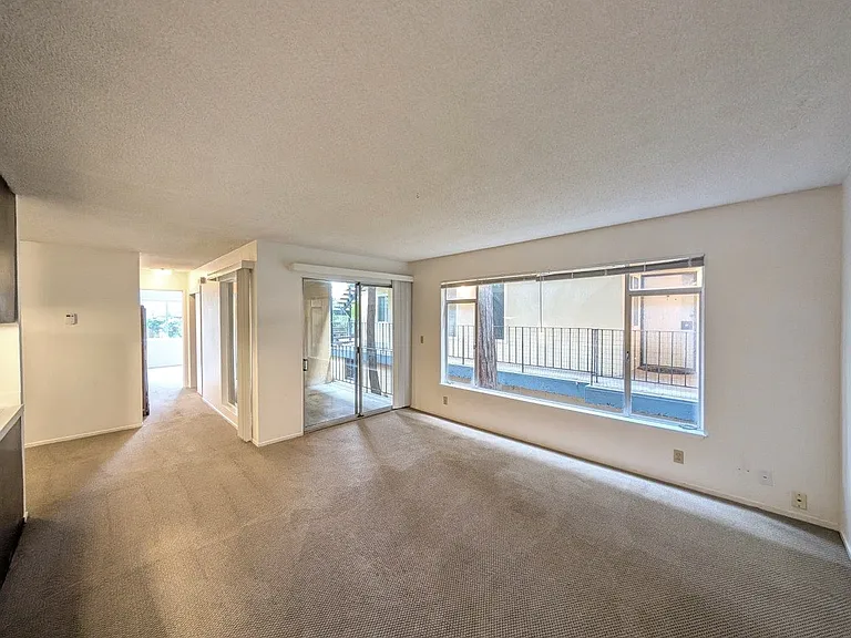 1925 Delaware St #1C — Photo 1