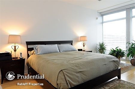5th image of 333 N Canal St APT 2703