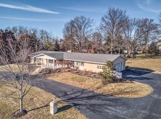 9 Forest Club Dr, Chesterfield, MO 63005