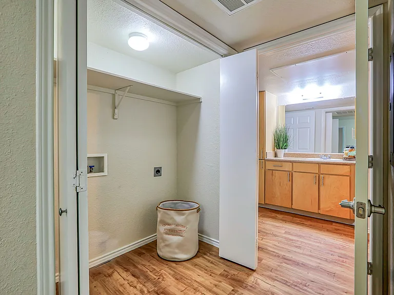 Mariposa Cedar Park 55+ Apartment Homes — Photo 12
