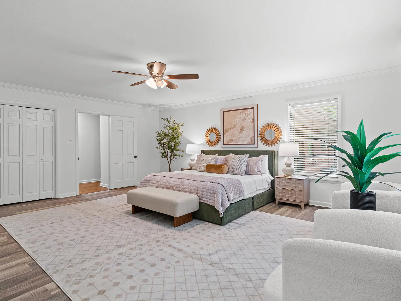 5 bed, 3.5 bath, 4058 sqft, $4,200 — Photo 4