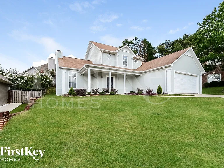 917 Jackson Cir — Photo 2