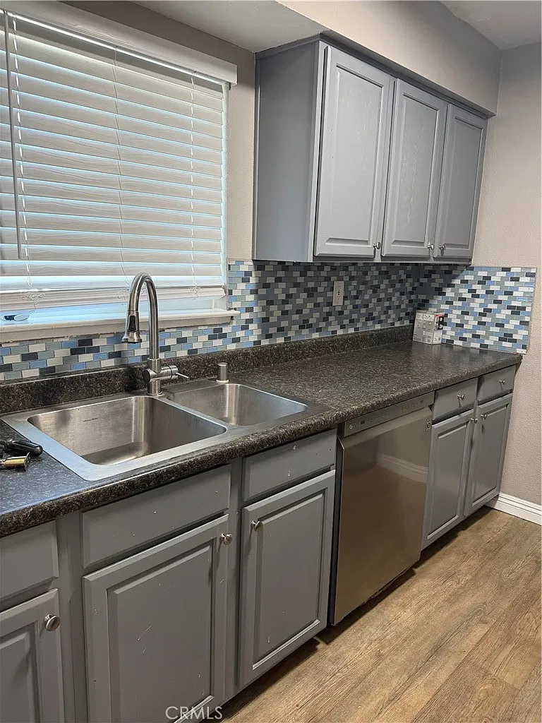 2 bed, 1080 sqft, $1,950 — Photo 3