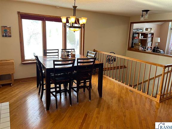 4th image of 1022 Southridge Rd