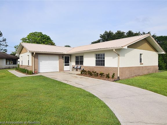 3rd image of 724 S Sun N Lakes Blvd