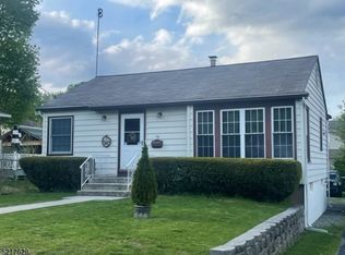 16 Elm St, Butler, NJ 07405