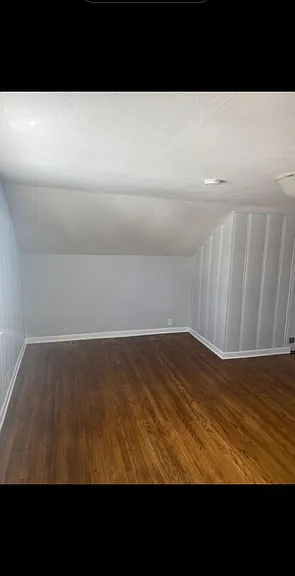 437 Saint Claire St #B — Photo 18
