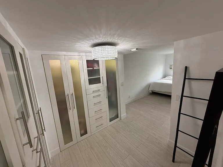 330 SE 20th Ave #306 — Photo 15