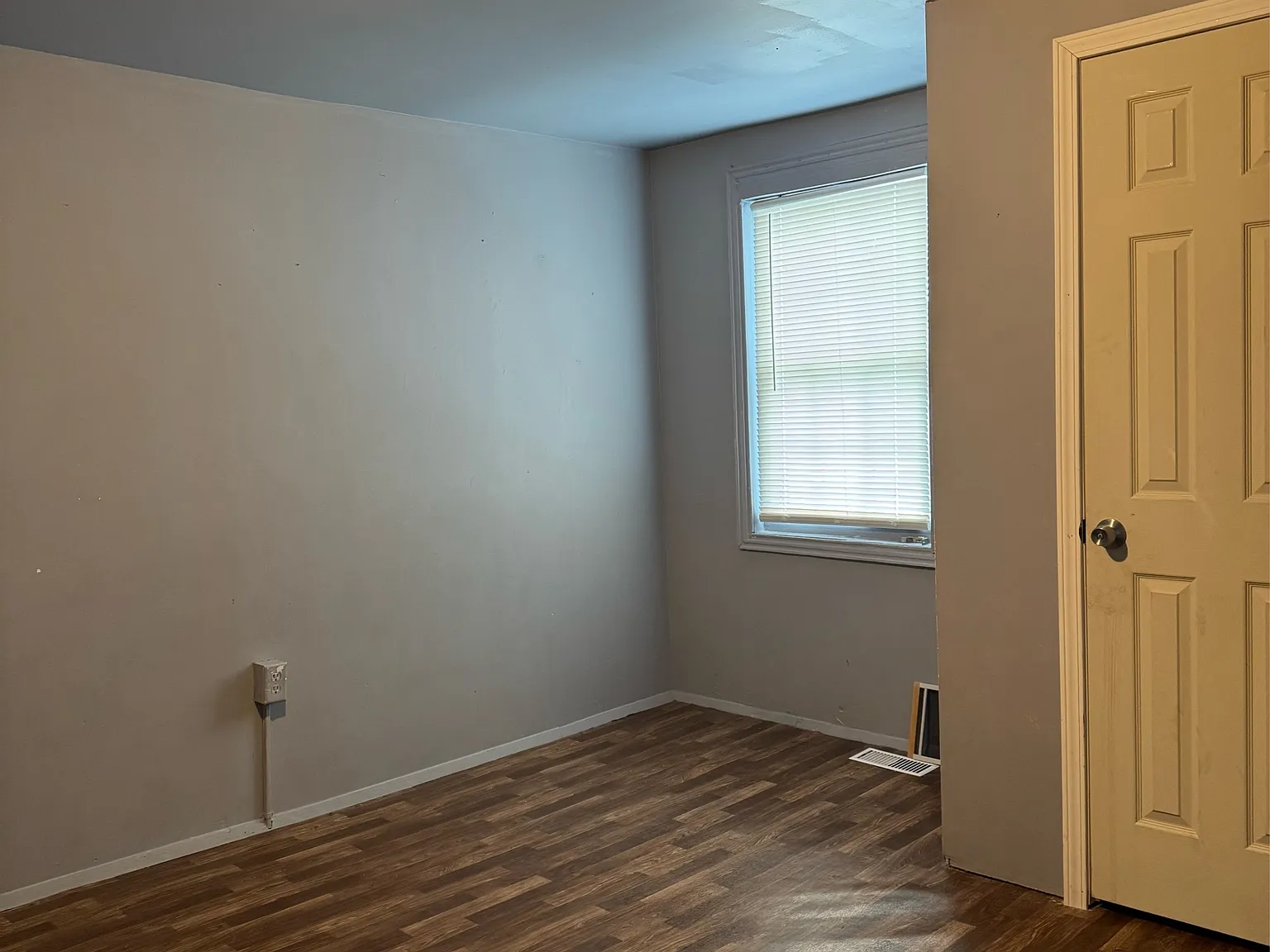 1124 Dudley Avenue - 1 — Photo 3