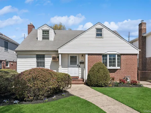 106 Aster Drive, New Hyde Park, NY 11040