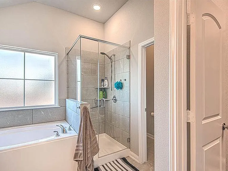 802 Fallbrook Dr — Photo 12