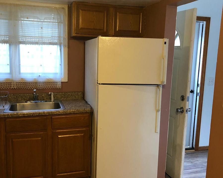2nd image of 1 Ionia Ave