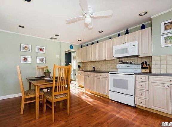 3rd image of 727 Cynthia Dr